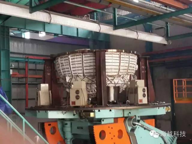 封頭預熱和消氫處理  封頭直徑2000mm，厚100mm  預熱150攝氏度，消氫320攝氏度  加熱工裝形式：采用感應加熱電纜沿工件外圍均勻纏繞。  加熱時間：預熱30~40分鐘，消氫2~3小時